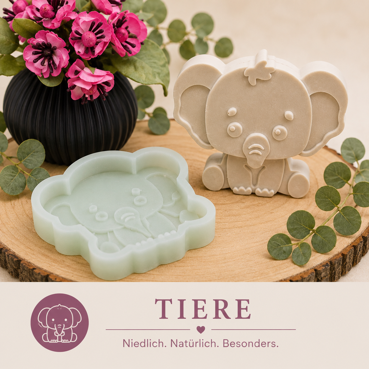 Kategoriebild „Tiere“ mit niedlichen Tiermotiven und passender Silikonform auf Holzscheibe, dekoriert mit Blumen und Eukalyptus in warmen Naturtönen.