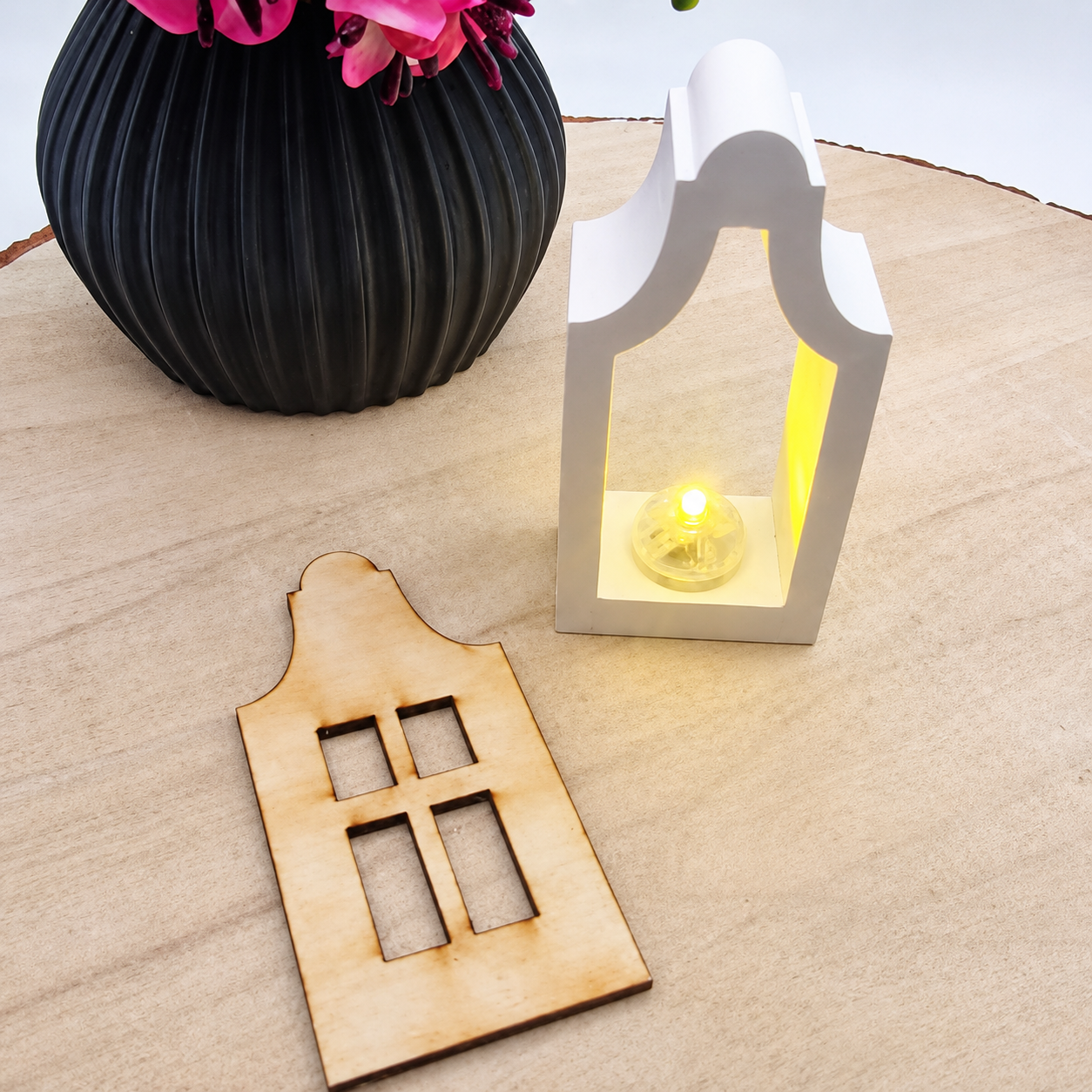 Ballonlicht Haus Motiv Nr 4 aus Raysin als moderne Hausdekoration für Fensterbank, Tischdeko und selbstgemachte Geschenkideen
