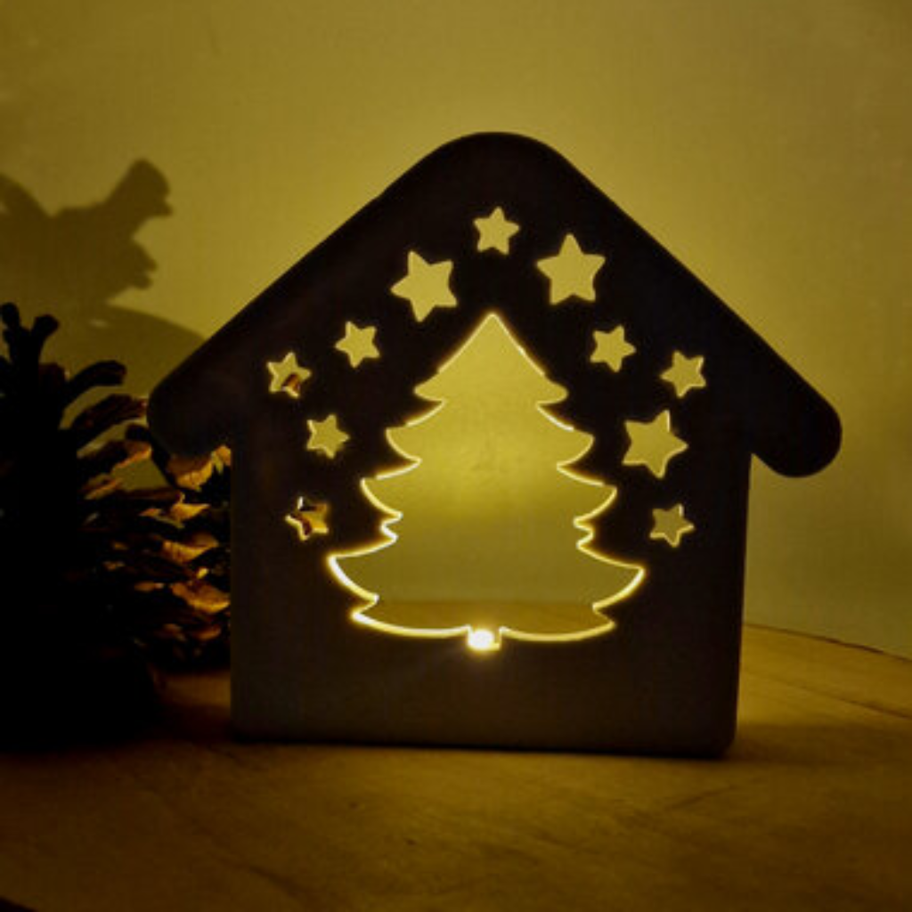 Ballonlicht Haus Tannenbaum aus Raysin gegossen mit Silikonform Gießform als festliche Weihnachts Dekoration für Advent und Winterzeit