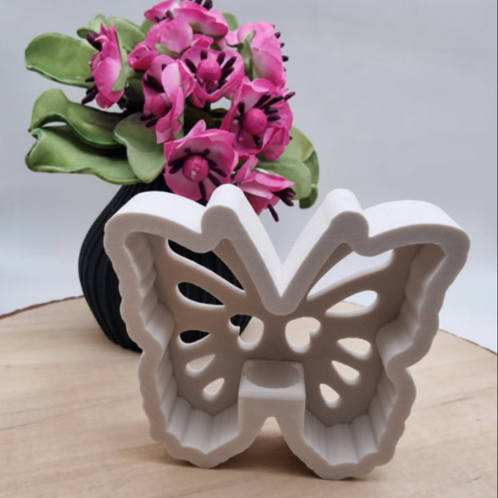 Ballonlicht Schmetterling aus Raysin als elegante Dekoration für Frühlingsdeko, Sommerdeko, Geschenkideen und moderne Wohndekoration