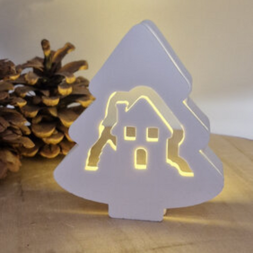 Gegossenes Ballonlicht Tannenbaum Vorderseite Haus einzeln aus Raysin mit Silikonform als kreative DIY Weihnachts Deko und Geschenkidee