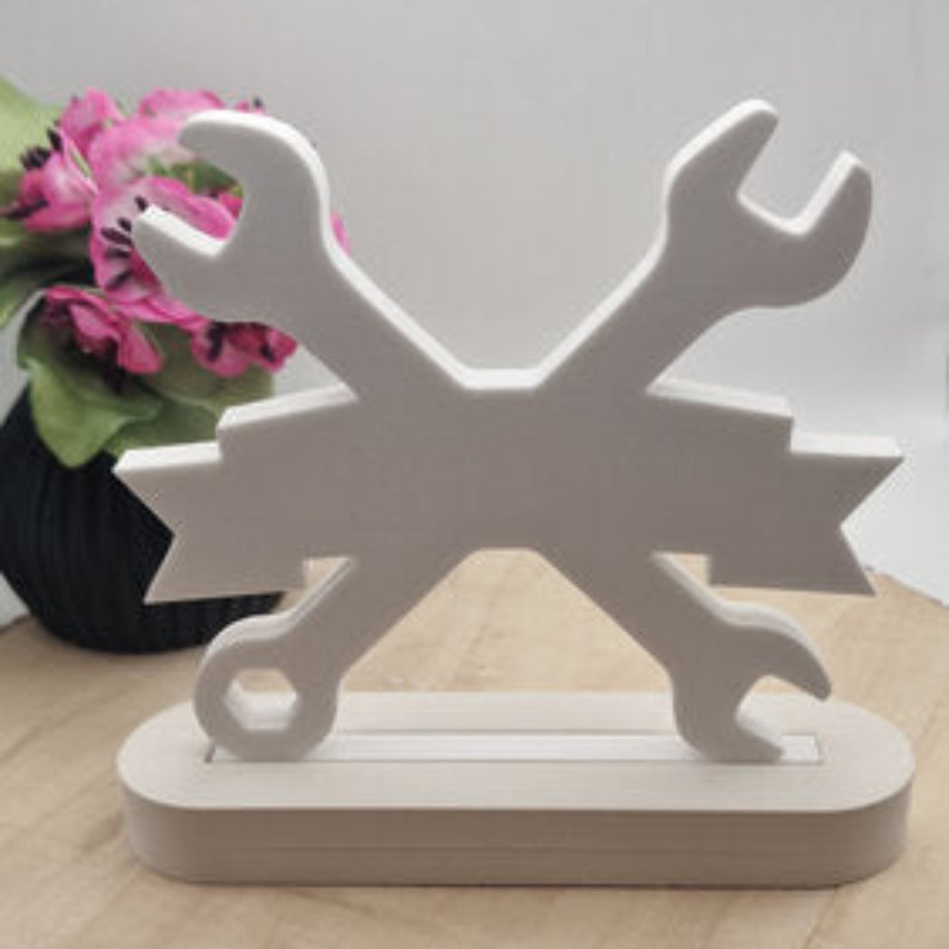 Gegossener Einschieber Schraubenschlüssel aus Raysin mit Silikonform Gießform als kreative DIY Werkstatt Deko und Geschenkidee für Handwerker