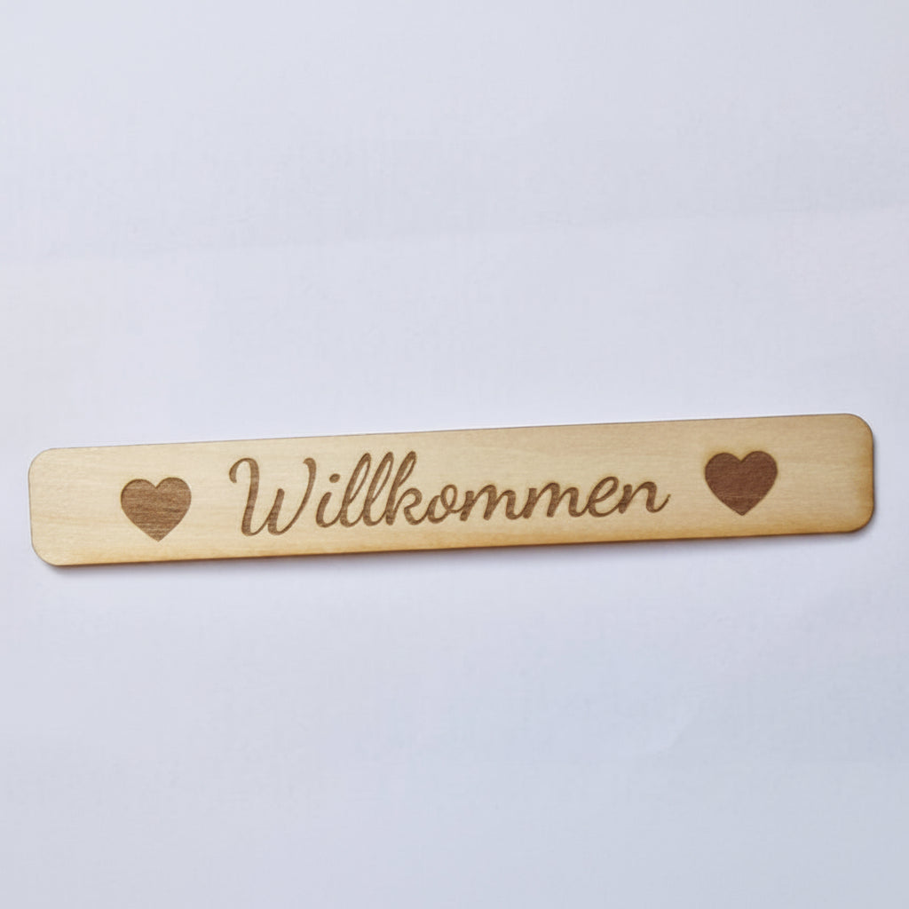 Einstecker Schriftzüge aus Holz für moderne Dekoration und individuelle Gestaltungsideen