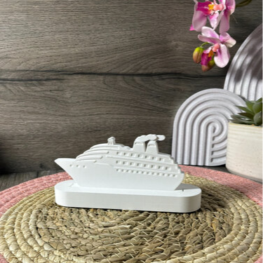 Gegossener Einschieber Kreuzfahrtschiff als Anwendungsbeispiel für die Silikonform, ideal für maritime Deko und kreative Geschenkideen.