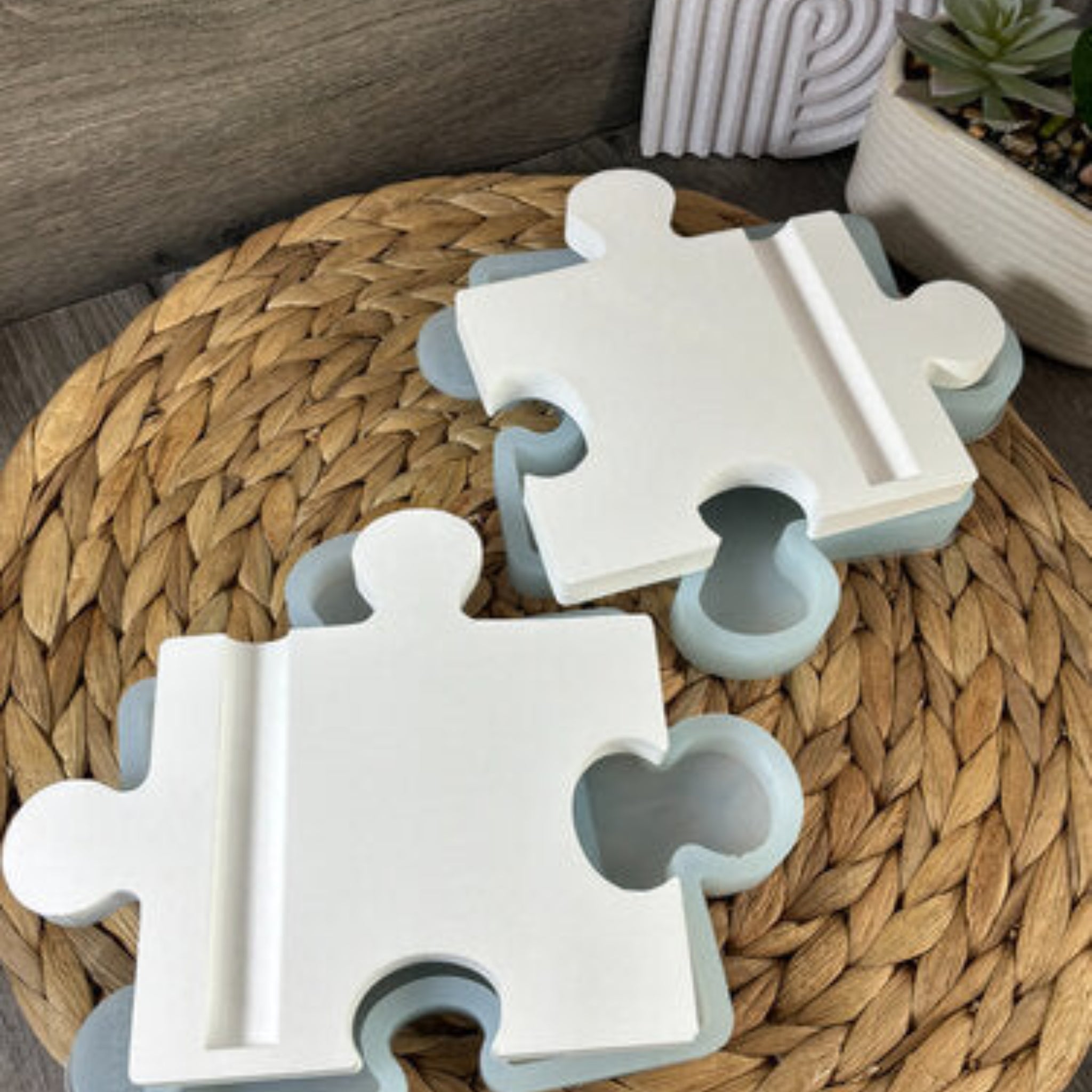Gegossenes Puzzle mit Reagenzglas als Anwendungsbeispiel für die Silikonform, ideal für moderne DIY Deko und Geschenkideen.