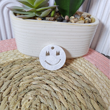Gießform Gesicht mit Kölner Dom Augen und Aufhängeloch aus Silikon für Köln Deko, Geschenkdeko und kreative DIY Projekte