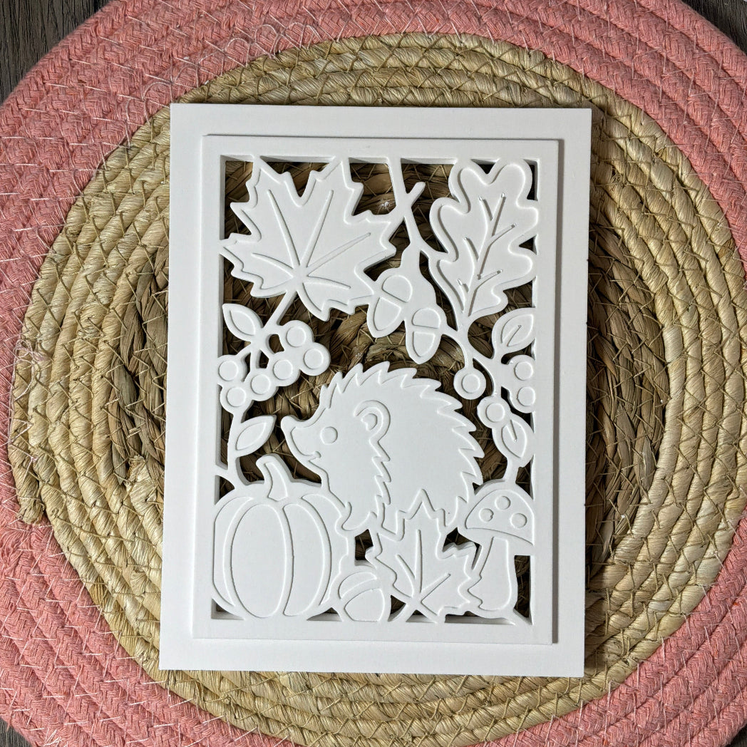 Herbstliche Gießform Laterne mit Igel, Ahornblatt, Eichenblatt, Kürbis und Waldmotiven für DIY-Dekoration aus Raysin, Beton oder Gips
