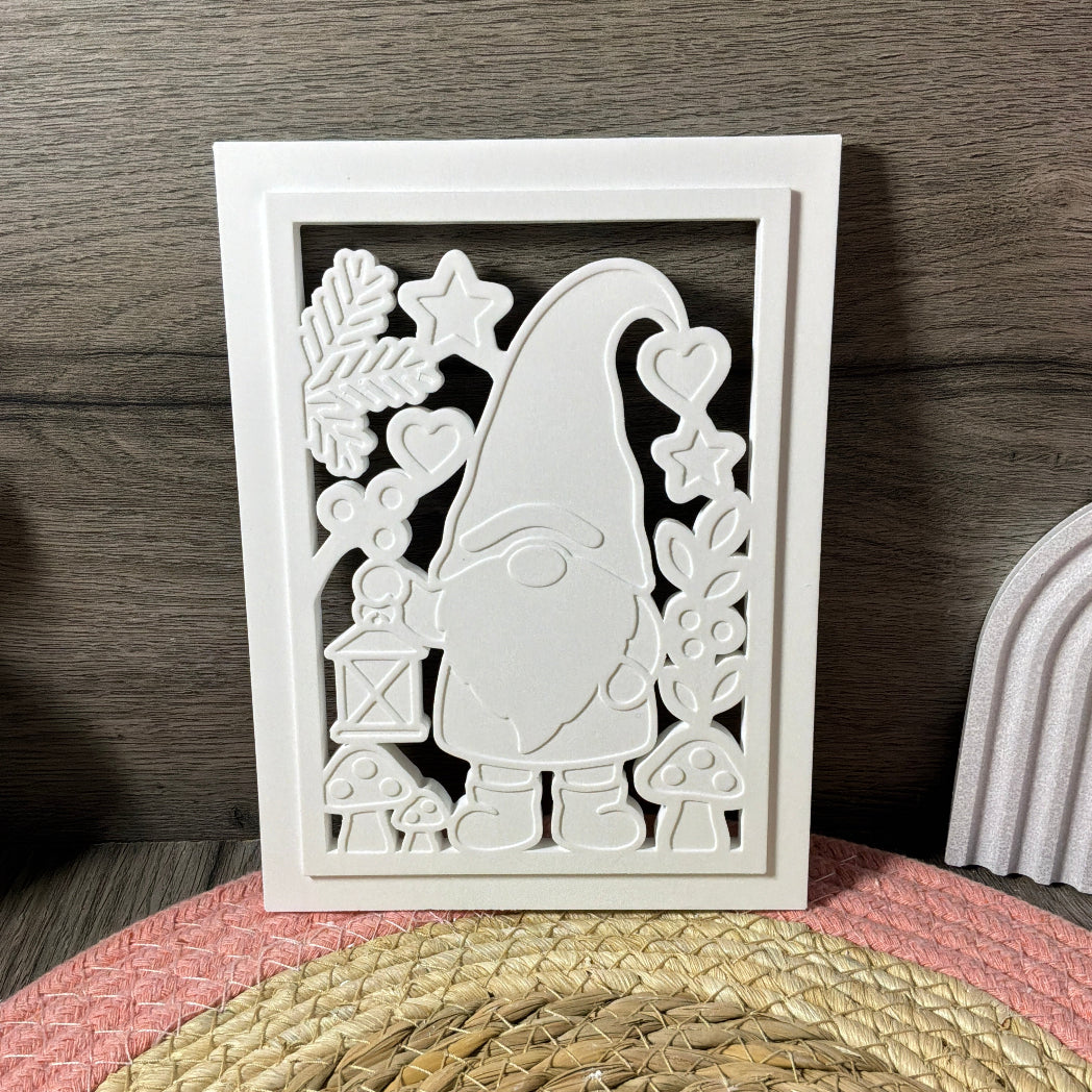 Detailreiche Gießform Laterne Wichtel mit winterlichem Motiv für DIY-Weihnachtsdeko aus Raysin, Beton oder Gips.