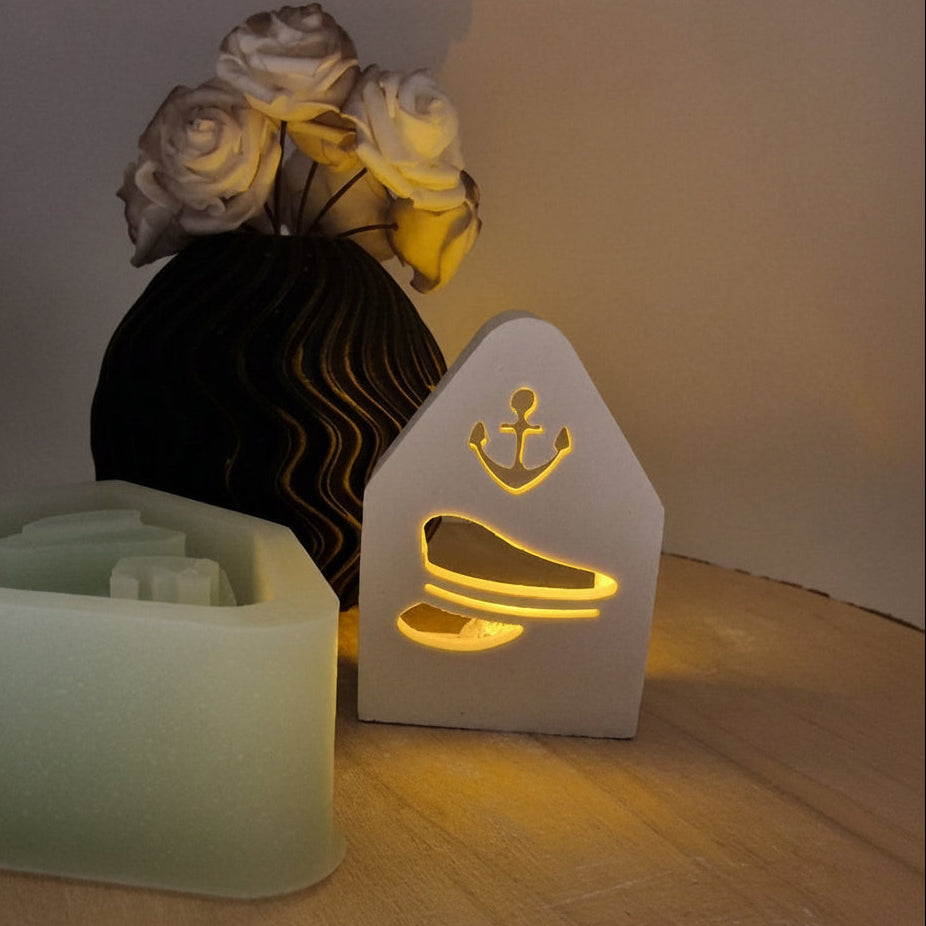 Gießform Mini Lichterhaus Kapitän aus Silikon für maritime Deko, Wohn-Deko und kreative DIY Projekte