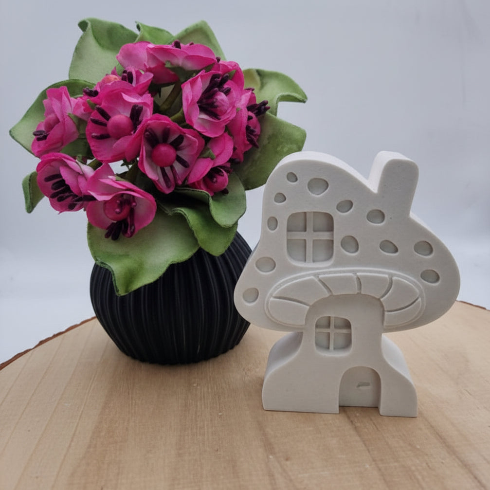 Gießform Pilzhaus klein aus Silikon für kreative Wohn-Deko, Geschenkdeko und märchenhafte DIY Projekte