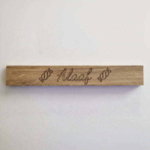 Gravierte Klötzchen Karneval aus Holz im 7er Set für kreative Karnevalsdeko, Tischdeko und DIY Geschenkideen.