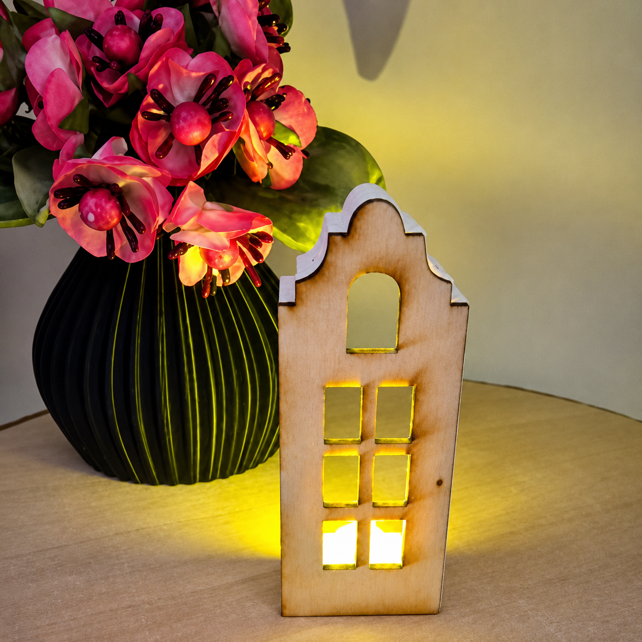 Ballonlicht Haus Motiv Nr 2 aus Raysin als stilvolle Leuchtdeko für moderne Wohndekoration, Fensterbankdeko und DIY Dekoideen