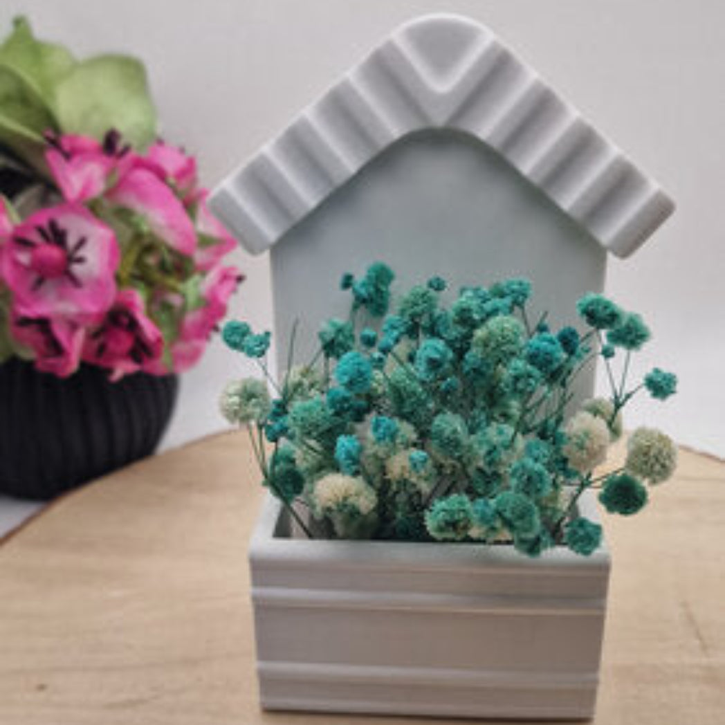 Gegossenes Haus Nr 2 aus Raysin mit Silikonform Gießform als kreative DIY Haus Deko und Geschenkidee für Zuhause und Bastelprojekte