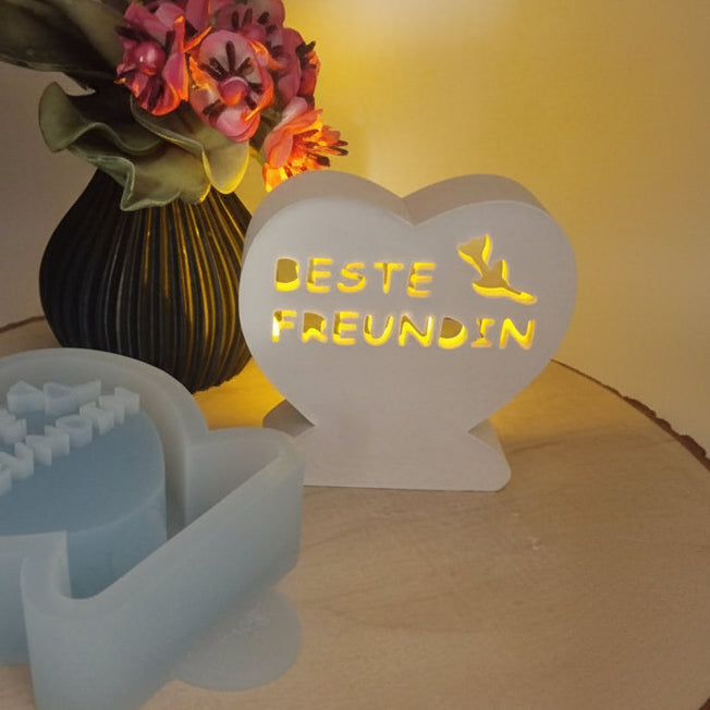 Detailansicht der Silikonform Ballonlicht Herz Beste Freundin für kreative DIY Gießprojekte aus Raysin, Beton, Gips und Keramikpulver