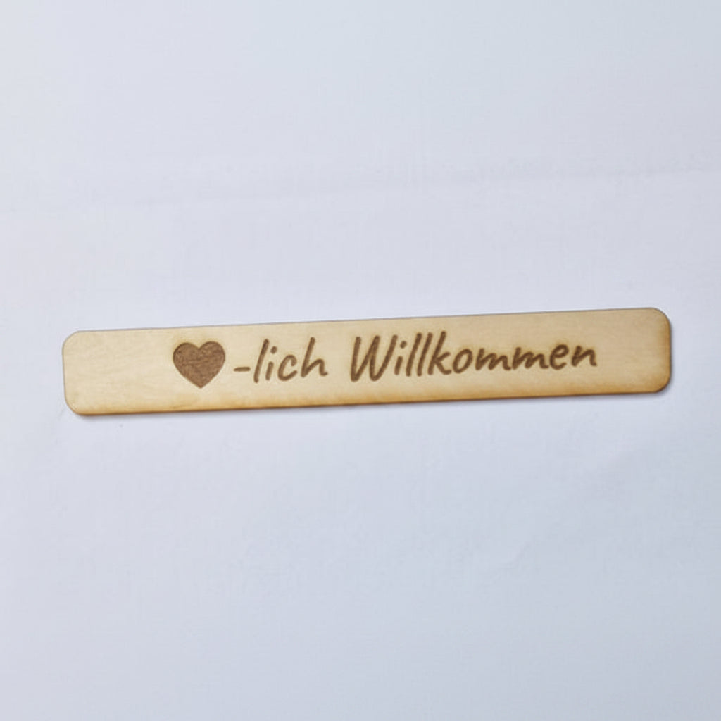 Holzschriftzüge als Laserschnitt für Einschieber Halterungen und individuelle Dekoration aus 2 mm Holz