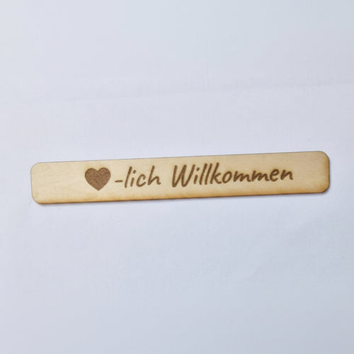 Holzschriftzüge als Laserschnitt für Einschieber Halterungen und individuelle Dekoration aus 2 mm Holz