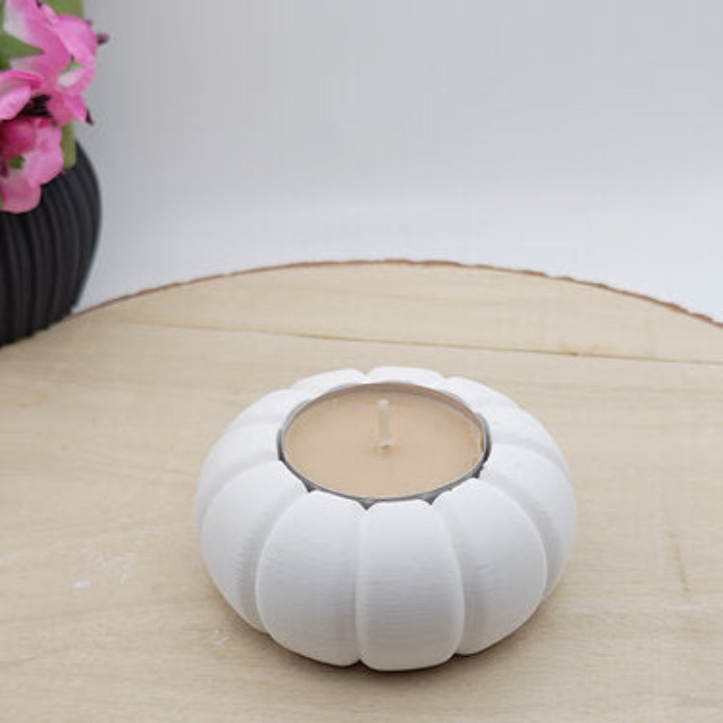 Kürbis Teelichthalter aus Raysin als stimmungsvolle Herbstdekoration für Tischdeko, Halloween Deko und gemütliche DIY Dekoideen