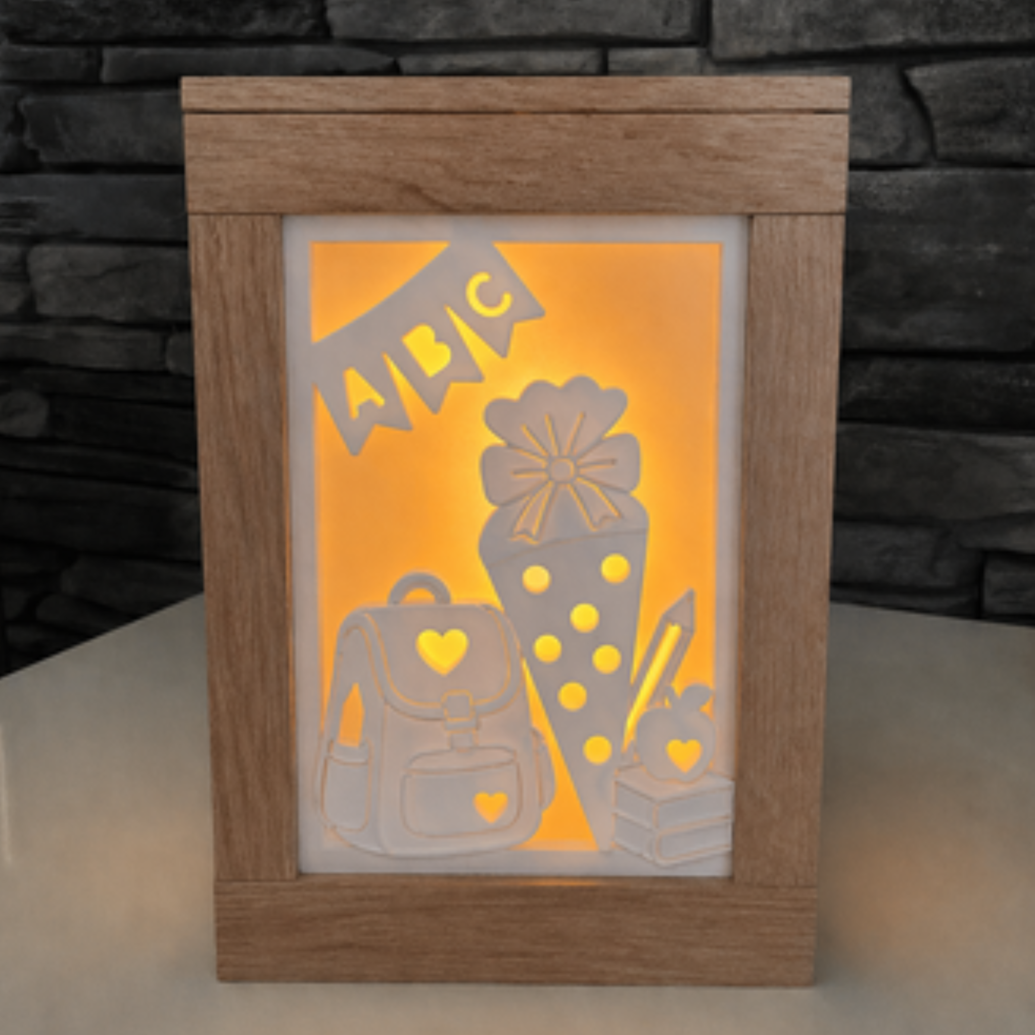 Laterne Einschulung als dekorative Lichtdeko aus der Silikonform für stimmungsvolle Deko, Geschenkdeko und kreative DIY Projekte zur Einschulung.