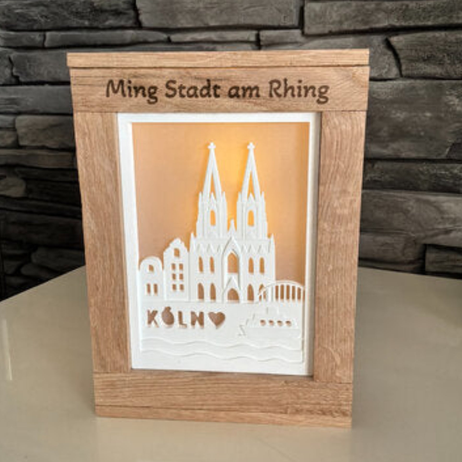 Laterne Köln Dom als kölsche WohnDeko aus Raysin, Beton oder Gips für Fensterbank, Regal und stimmungsvolle Lichtakzente.