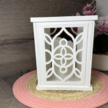 Laterne Ornament als dekorative Lichtdeko aus der Silikonform für stimmungsvolle Wohnraumdeko, Geschenkdeko und kreative DIY Projekte.