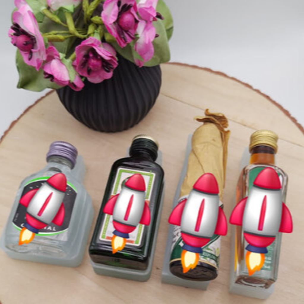 Kleine Shots Flaschen aus Raysin als originelle Dekoration für Geschenkverpackungen, Tischdeko, Partydeko und kreative DIY Dekoideen