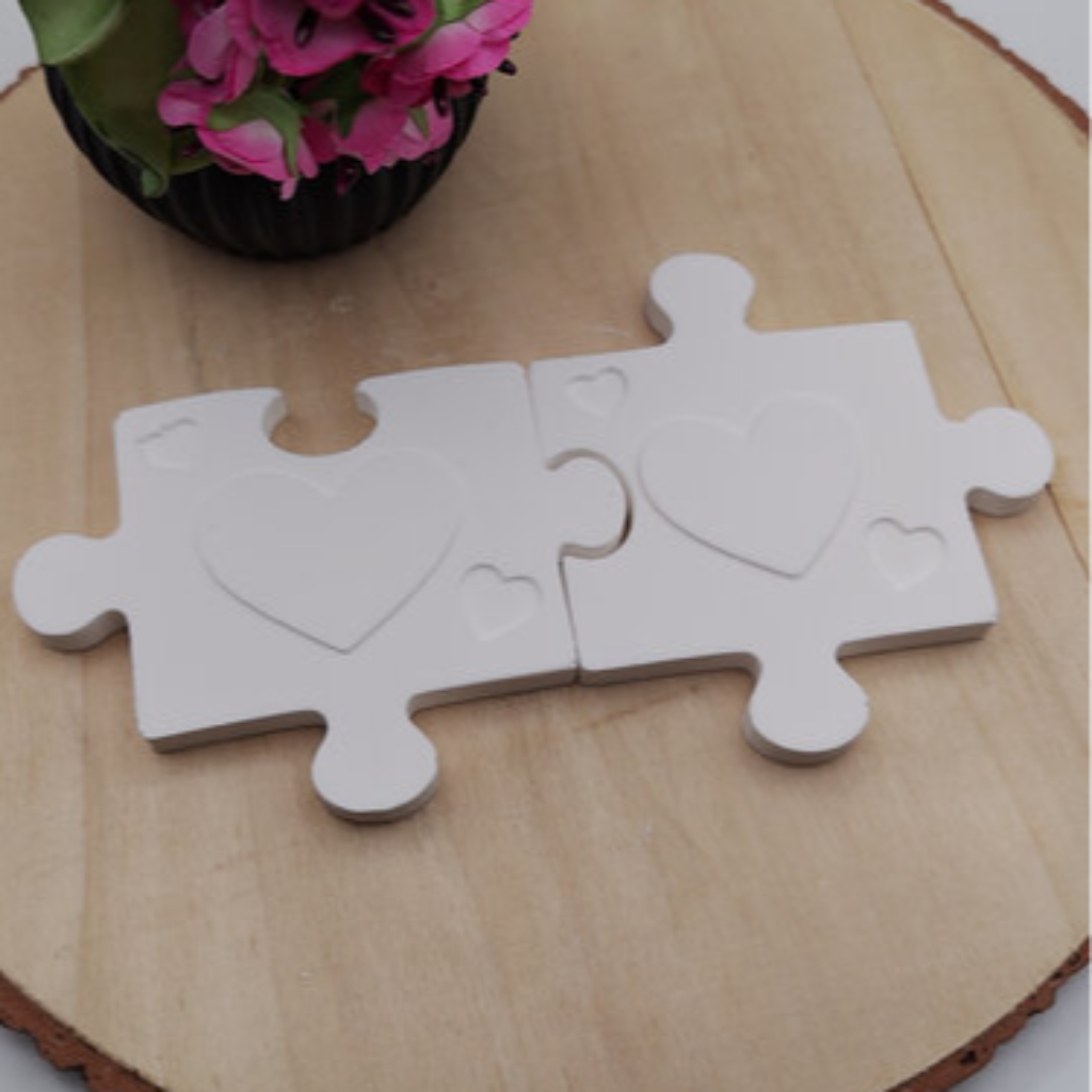 Puzzle Herz Teile aus Raysin als liebevolle Dekoration für Hochzeiten, Valentinstag, Geschenkideen und kreative DIY Dekorationsprojekte