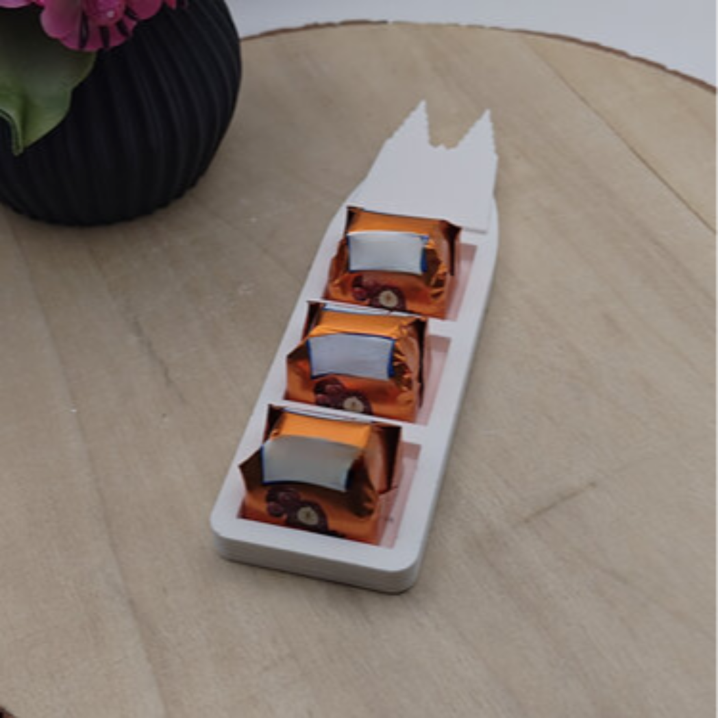 Schokohalter Köln Dom aus Raysin gegossen mit Silikonform Gießform als kreative DIY Geschenkidee Karneval Deko und Köln Souvenir