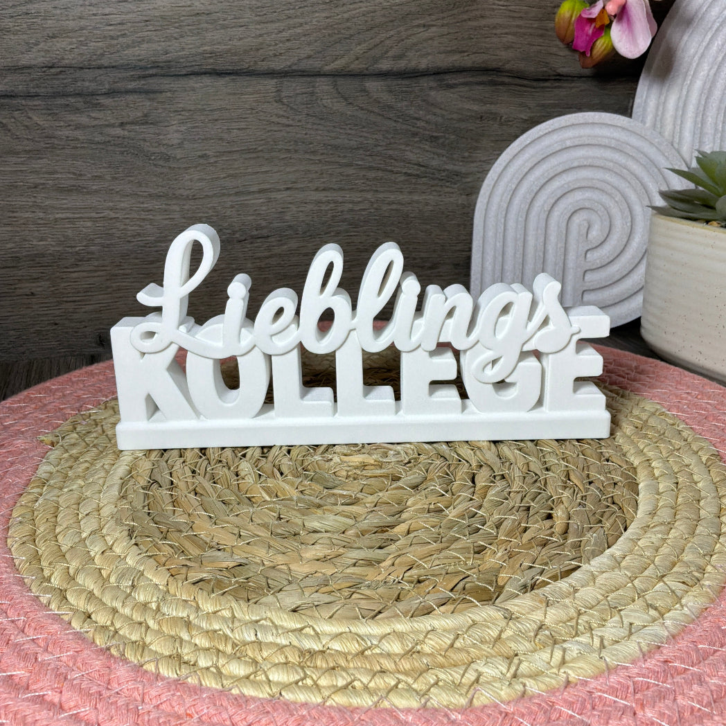 Gegossener Schriftzug Lieblingskollege aus der Silikonform von MIVSP – ideales DIY-Geschenk für Kollegen aus Raysin oder Beton.