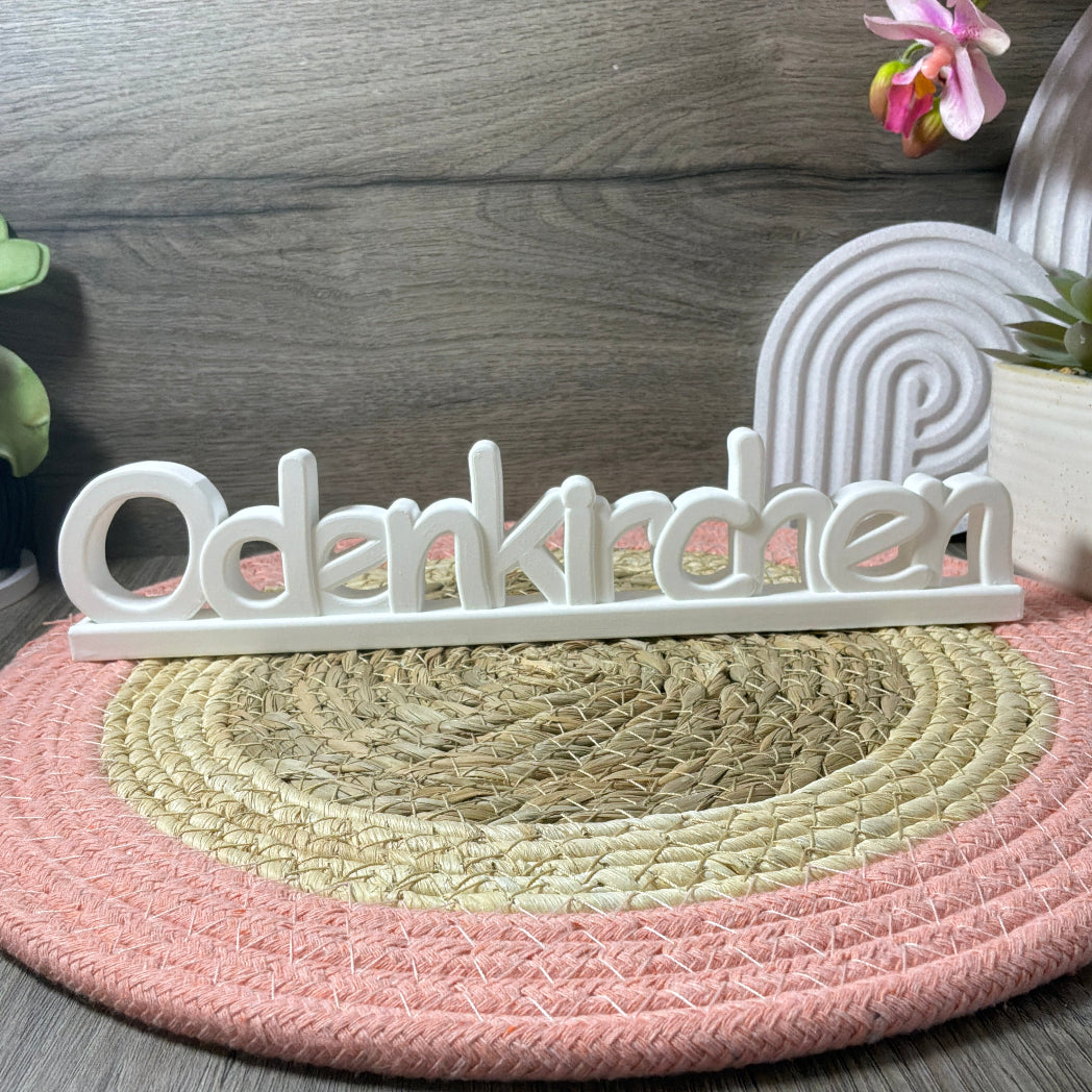 Gegossener Schriftzug Odenkirchen aus der Silikonform von MIVSP – ideal für kreative Heimatdeko und individuelle Geschenkideen aus Raysin oder Beton.