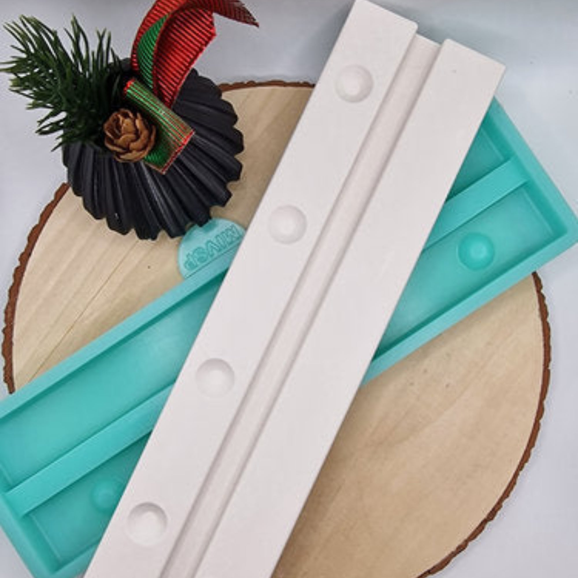Silikonform Bergmänner Lichterbogen Set mit Halterung zum Gießen von festlicher Deko aus Raysin, Beton oder Keramikpulver