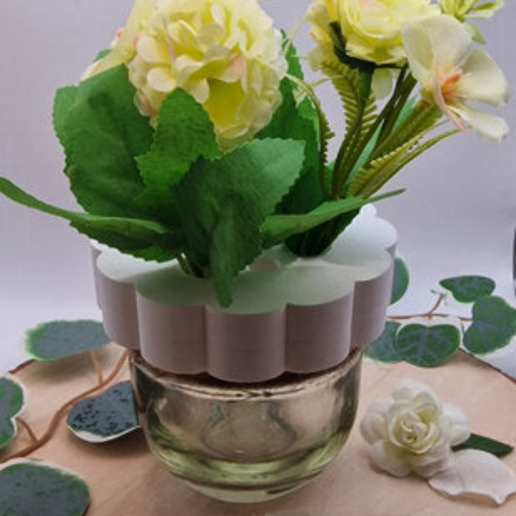 Detailansicht Silikonform Gießform Blumenretter Nr 4 für DIY Projekte mit Beton Raysin Gips Keramikpulver und kreativer Blumen Deko