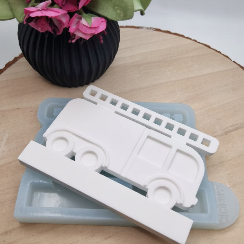 Silikonform Einschieber Feuerwehr mit breitem Steg 1,5 cm für Raysin, Beton, Gips und Keramikpulver – dekorative Gießform für Feuerwehr Deko und kreative DIY Projekte