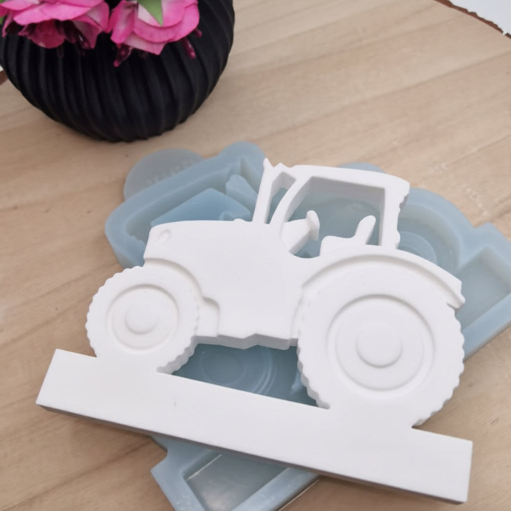 Silikonform Einschieber Traktor mit breitem Steg 1,5 cm für Raysin, Beton, Gips und Keramikpulver – dekorative Gießform für Bauernhof Deko, Landhausstil und kreative DIY Projekte