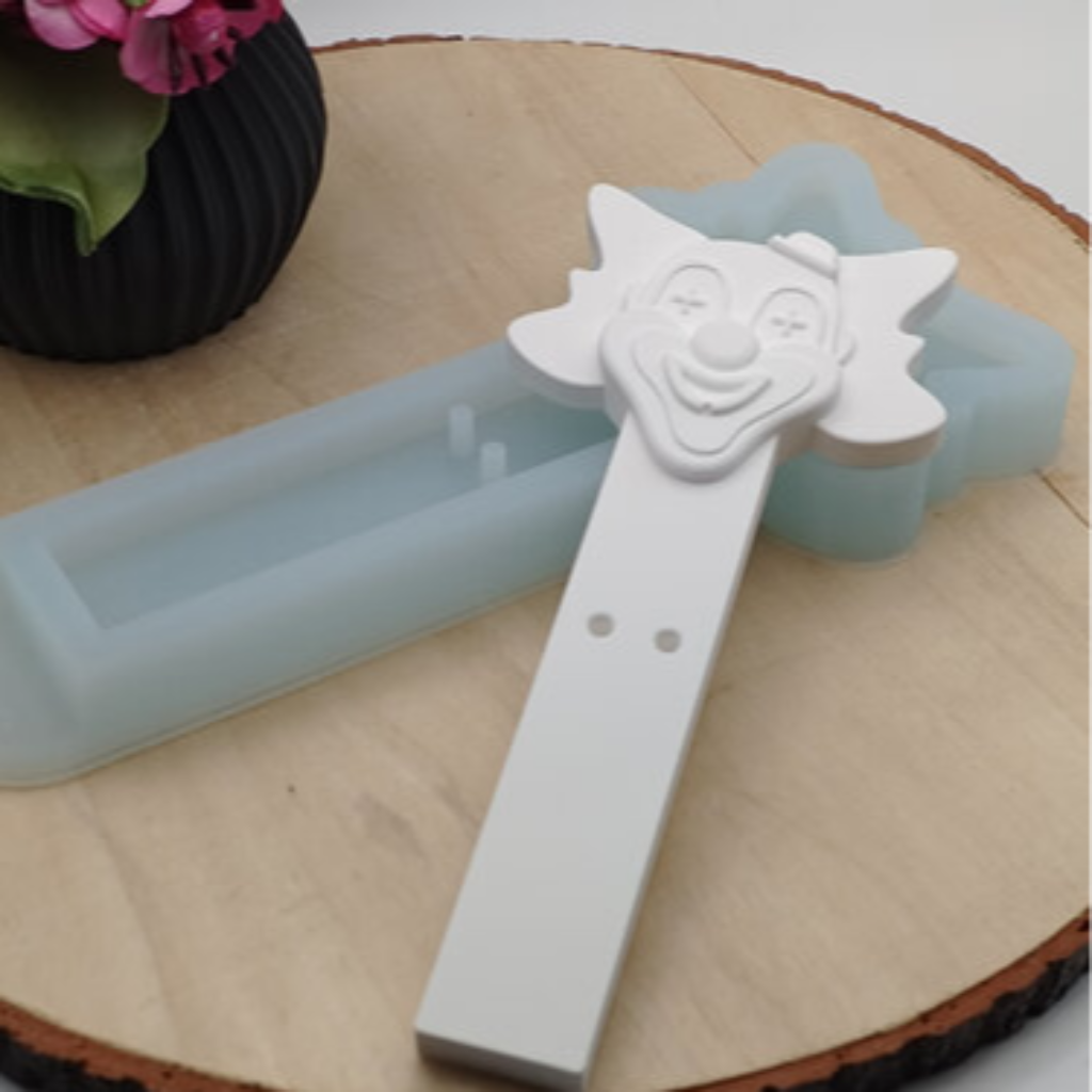 Silikonform Geschenkanhänger Clown für Raysin, Beton, Gips und Keramikpulver – kreative Gießform für Karneval Deko, Anhänger, Geschenkverpackungen und DIY Projekte