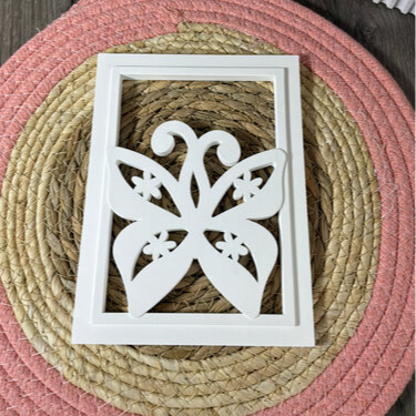 Gießform Laterne Schmetterling aus Silikon für selbstgemachte Laternen, Frühlingsdeko und kreative Gießprojekte mit Raysin, Beton oder Gips.