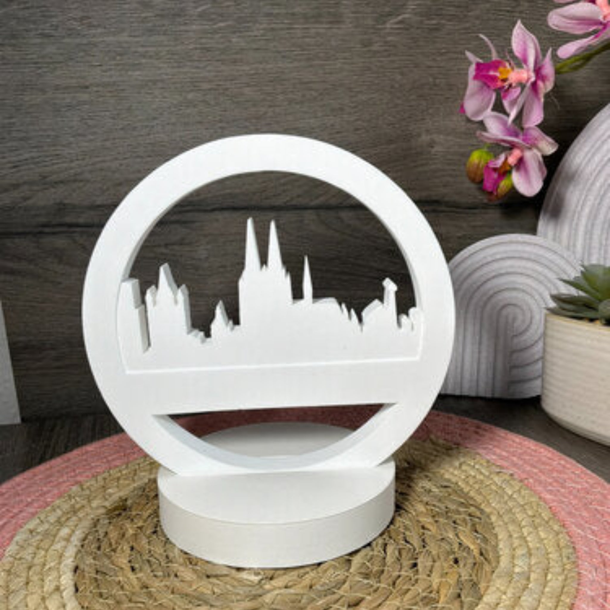 Gießform Loop Köln Skyline aus Silikon für kreative Köln Deko, Geschenkideen und DIY Gießprojekte mit Raysin oder Beton.