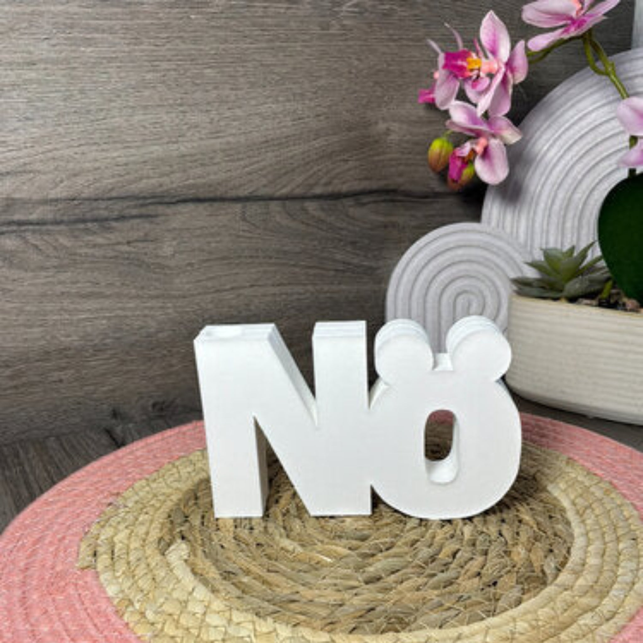 Gießform Schriftzug Nö mit Reagenzglasöffnung aus Silikon für kreative Deko, Geschenkideen und DIY Gießprojekte.