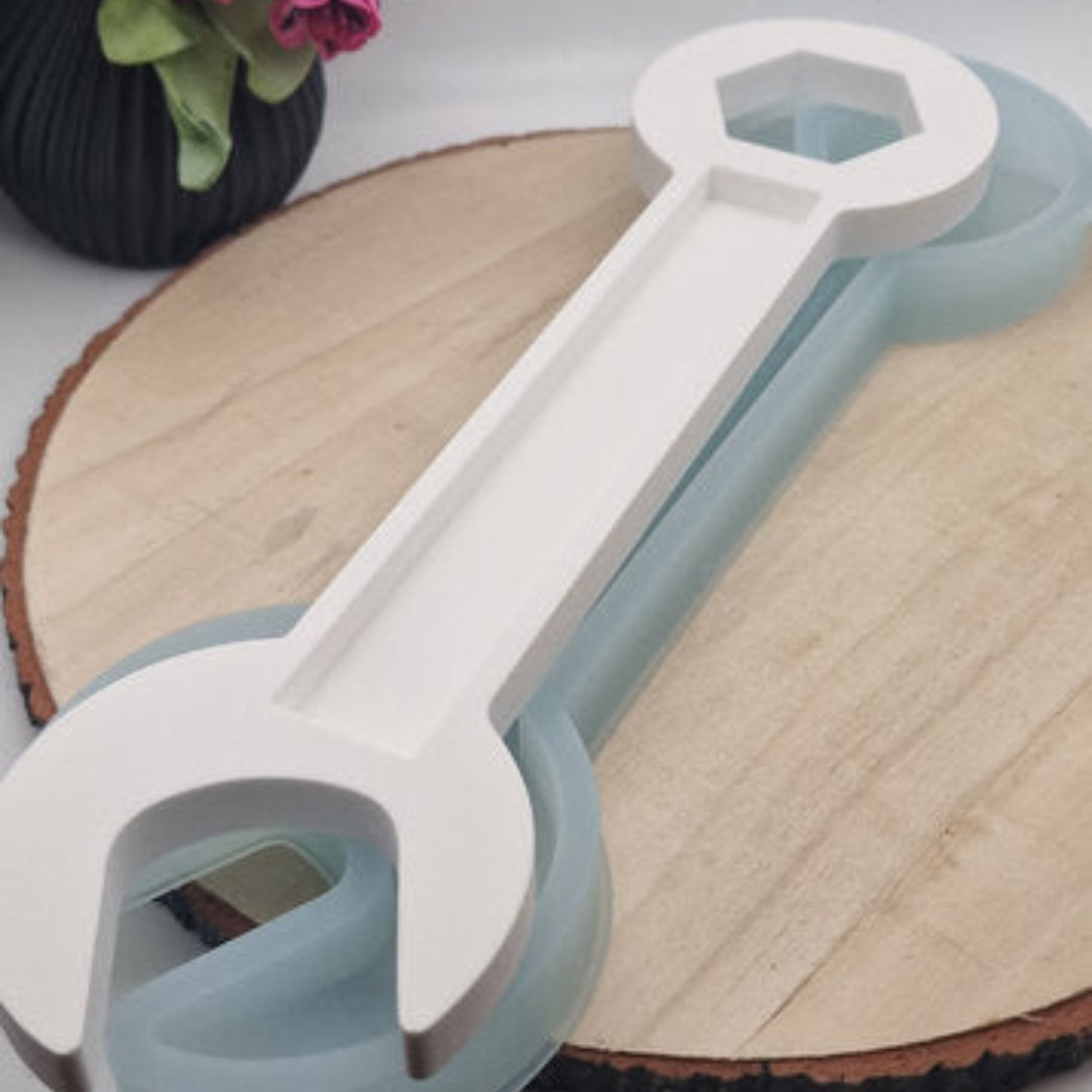 Silikonform Gießform Schraubenschlüssel mit Fach für Klötzchen kaufen für DIY Gießen mit Raysin Beton Gips Keramikpulver und Resin Werkstatt Deko