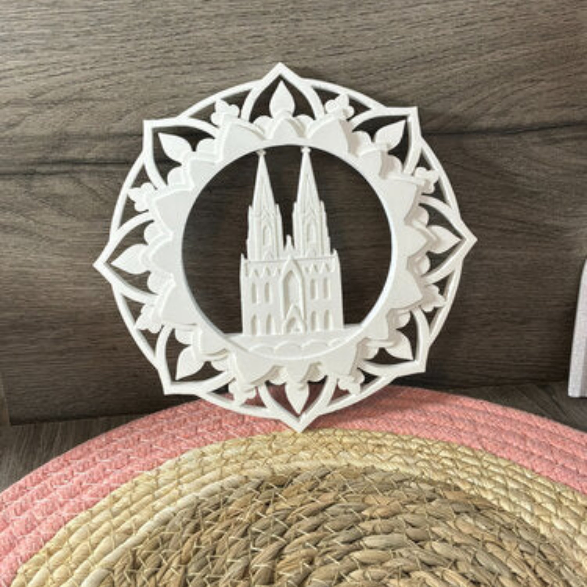 Gießform Traumfänger Köln Dom aus Silikon für kölsche DIY Deko, Wanddeko und kreative Gießprojekte mit Raysin oder Beton.