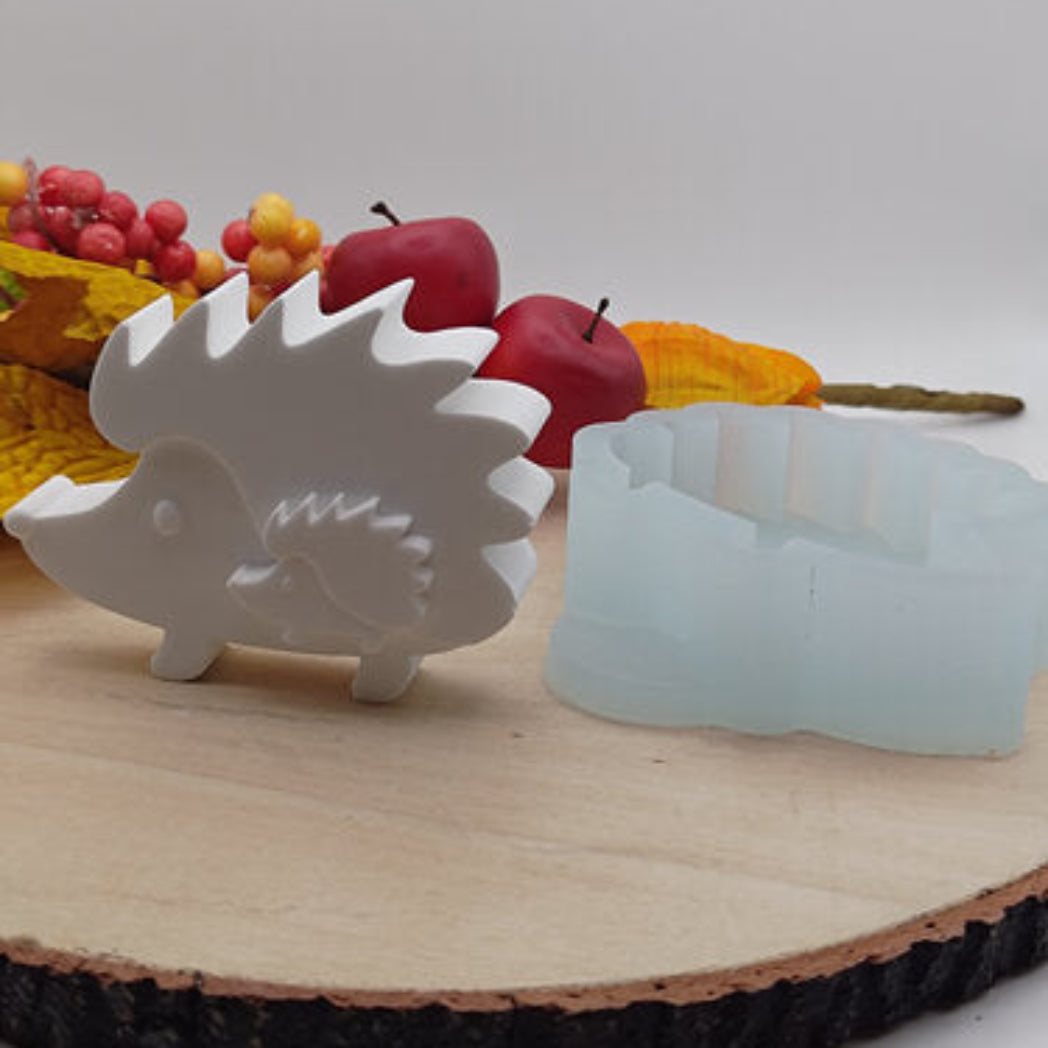 Silikonform Igel mit Igel für Raysin, Beton, Gips und Keramikpulver – liebevolle Gießform für Herbstdeko, Tierdeko und kreative DIY Projekte