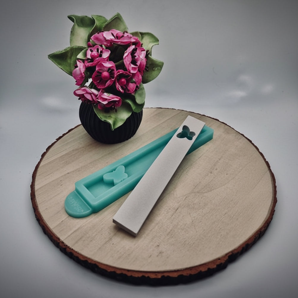 Silikonform Gießform Klötzchenform Schmetterling zum Gießen von liebevoller DIY Deko aus Raysin, Beton oder Gips