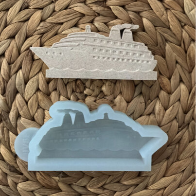 Silikonform Kreuzfahrtschiff mit Welle zum Gießen mit Raysin, Beton, Gips oder Keramikpulver für maritime DIY Deko.