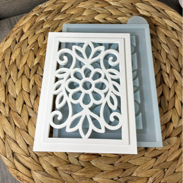 Silikonform Laterne Blume Ornament zum Gießen mit Raysin, Beton, Gips oder Keramikpulver für kreative DIY Deko und stimmungsvolle Lichtdeko.