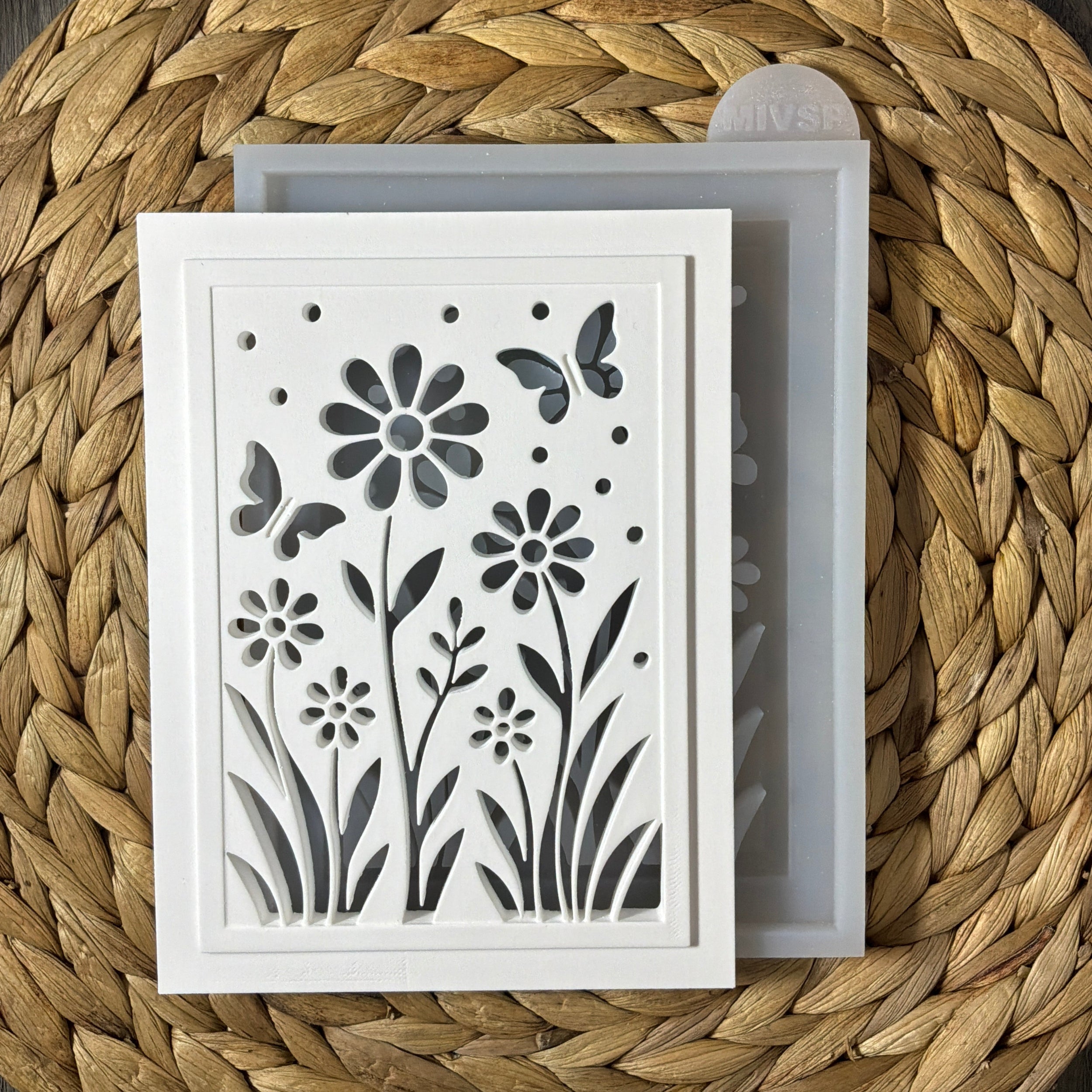 Silikonform Laterne Blumenwiese mit filigranem Blumenmotiv