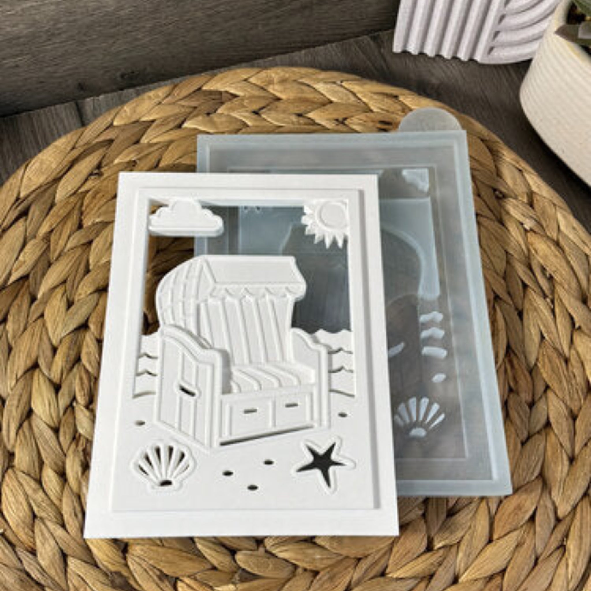 Silikonform Laterne Strandkorb zum Gießen mit Raysin, Beton, Gips oder Keramikpulver für kreative DIY Deko und stimmungsvolle Lichtdeko.