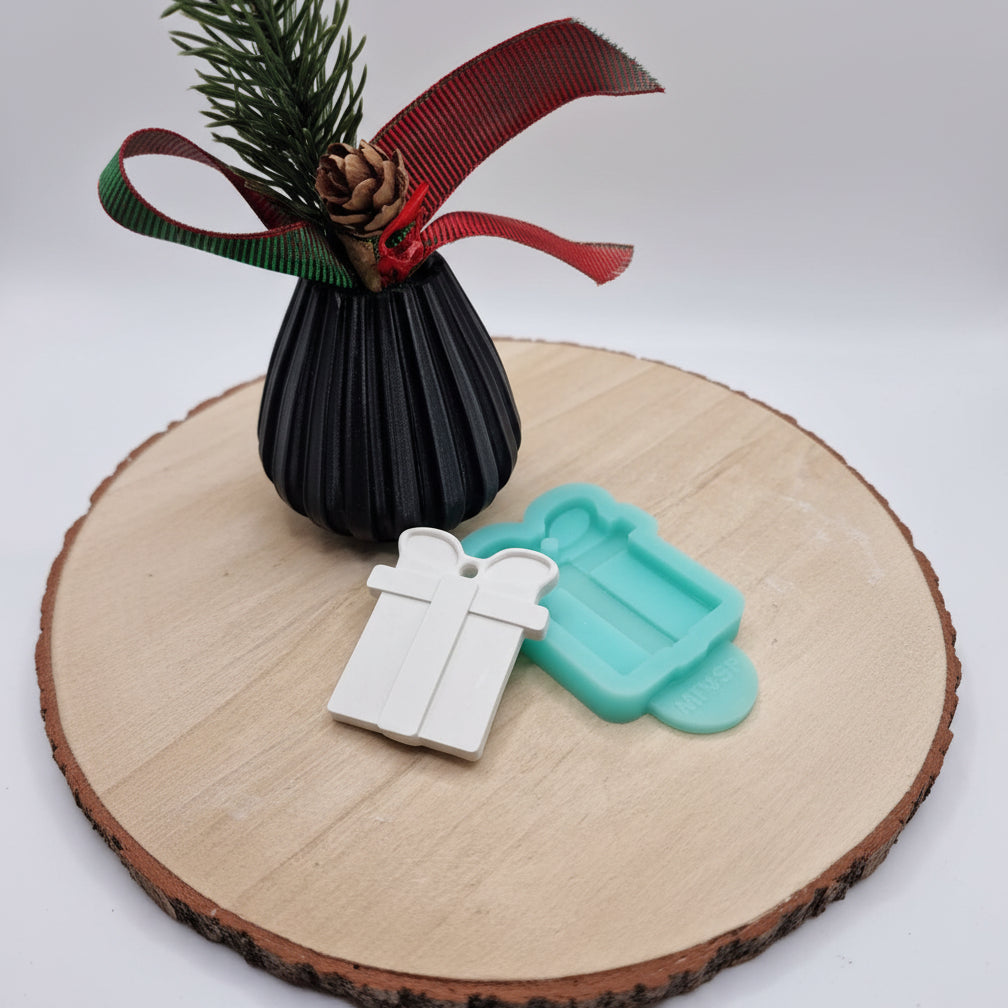 Silikonform Gießform Mini Anhänger Geschenk zum Gießen von kreativer DIY Deko aus Raysin, Beton oder Gips