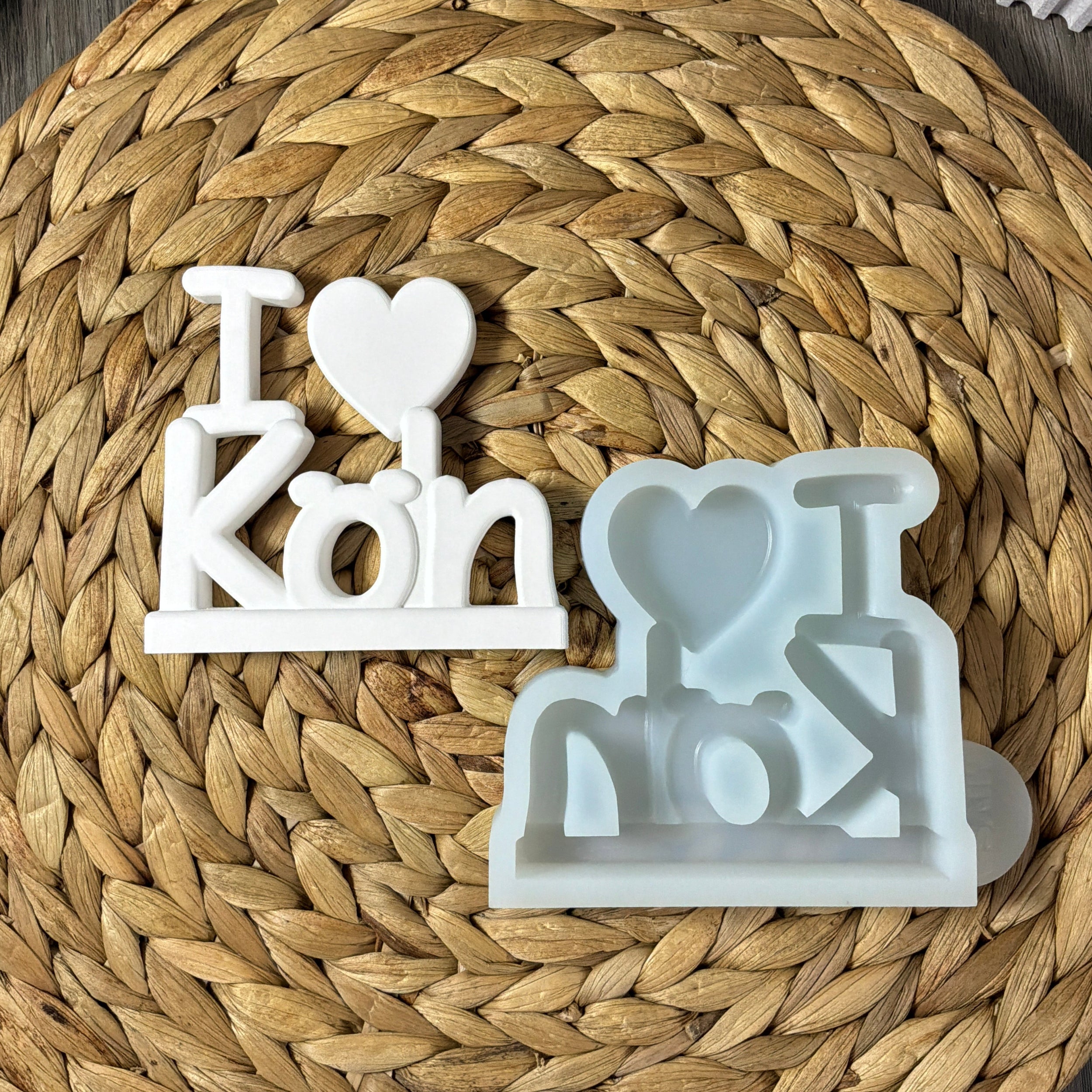 Silikonform Schriftzug I Liebe Köln mit Herz und Standfuß