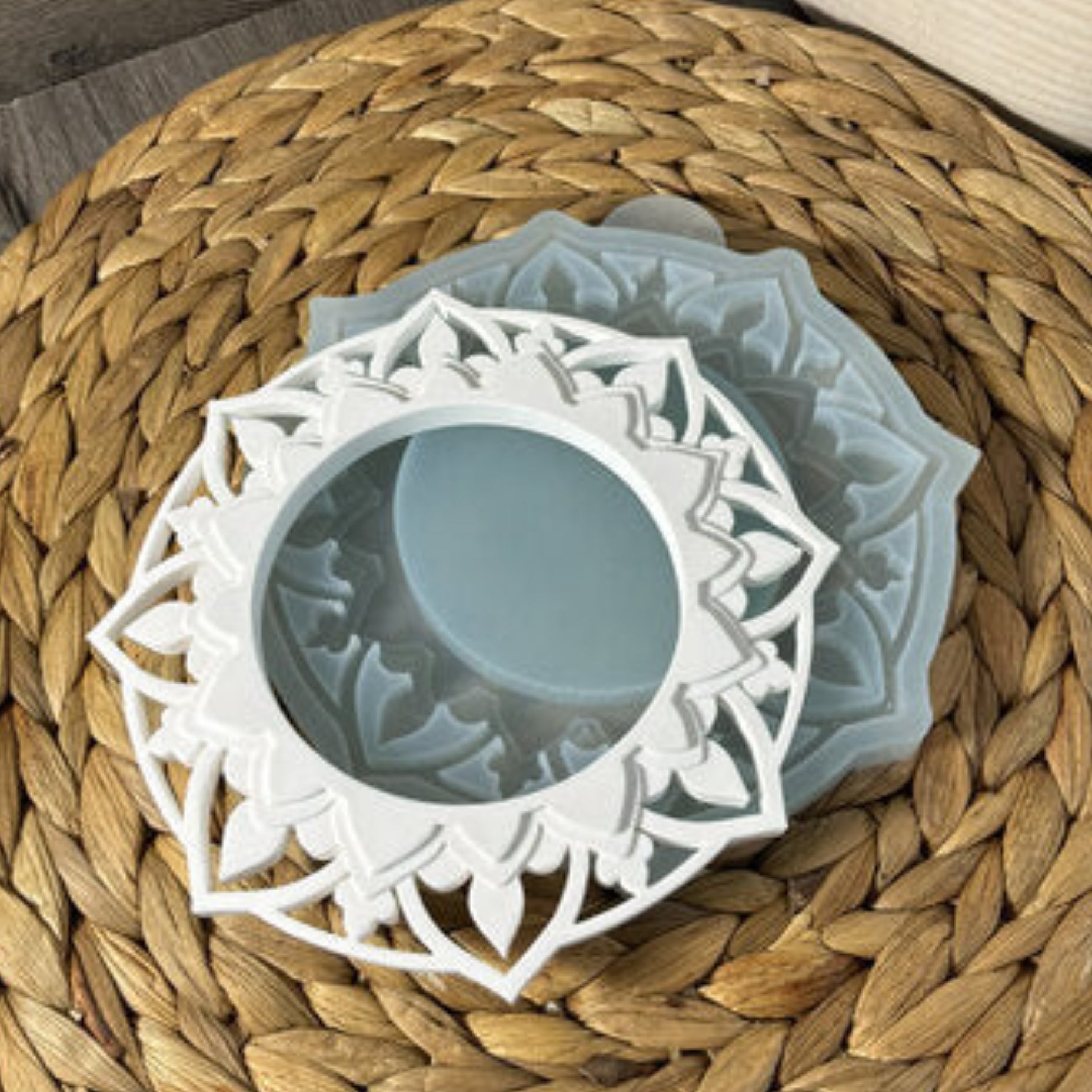 Silikonform Traumfänger zum Gießen mit Raysin, Beton, Gips oder Keramikpulver für kreative DIY Deko und Geschenkideen.