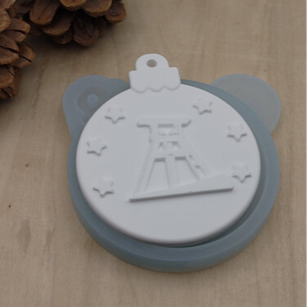 Silikonform Weihnachtskugel Förderturm für Raysin, Beton, Gips und Keramikpulver – festliche Gießform mit Förderturm Motiv für Weihnachtsdeko, Christbaumschmuck und Ruhrpott Deko