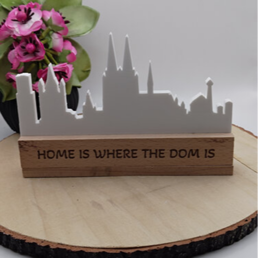 Skyline Köln im Klötzchenformat aus Raysin als moderne Köln Deko mit Kölner Dom für Fensterbank, Regal und selbstgemachte Geschenkideen
